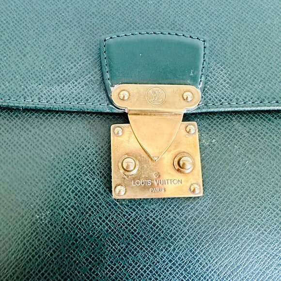 LOUIS VUITTON GREEN EPI LEATHER POCHETTE SELLIER DRAGONNE CLUTCH WRISTLET - Picture 12 of 16